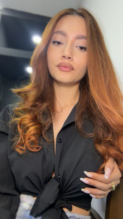 IsabelaJohnson's Streamate show and profile