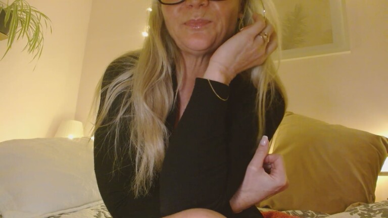 MissMilaRae's Streamate show and profile