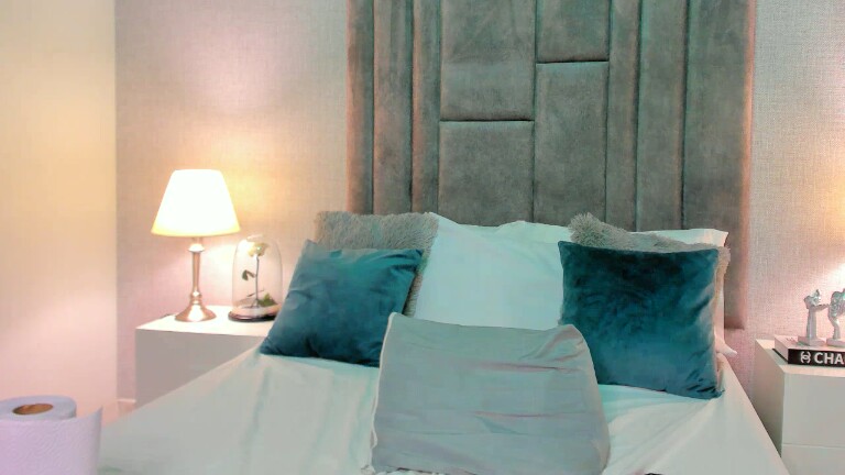 ZairaAbad's Streamate show and profile