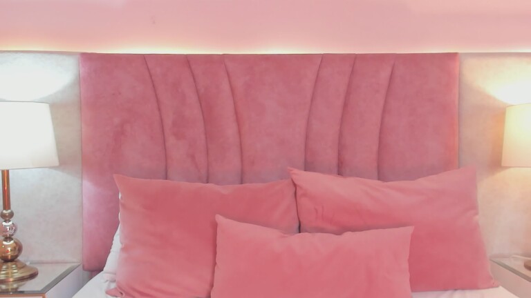 EmmaWeest's Streamate show and profile