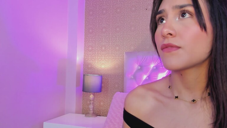 KatieeGomez's Streamate show and profile