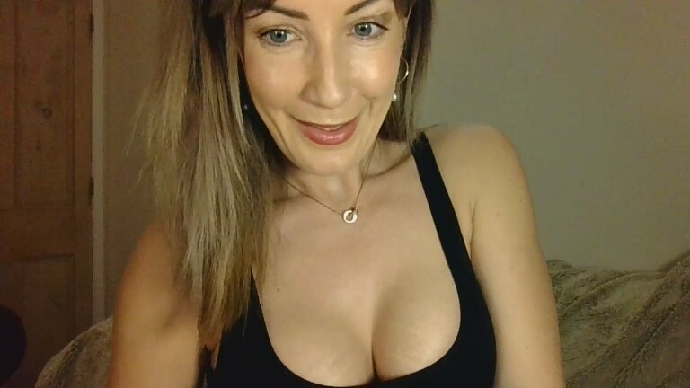 JoanieOakley21's Streamate show and profile