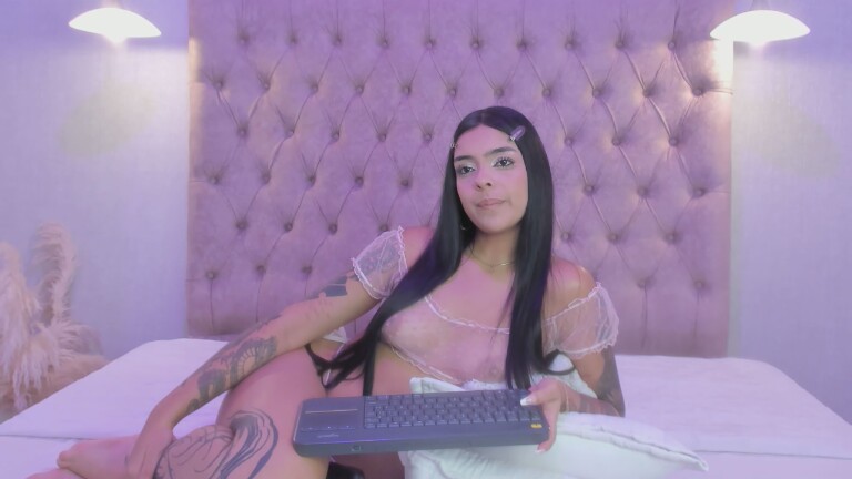 Alicia_Evans's Streamate show and profile