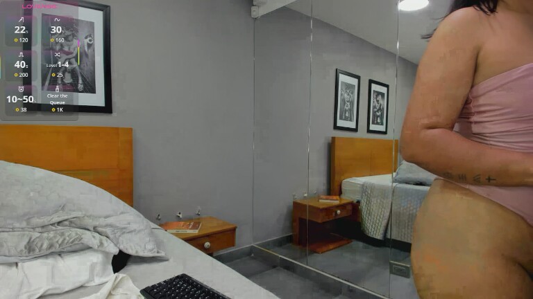 Katuff's Streamate show and profile