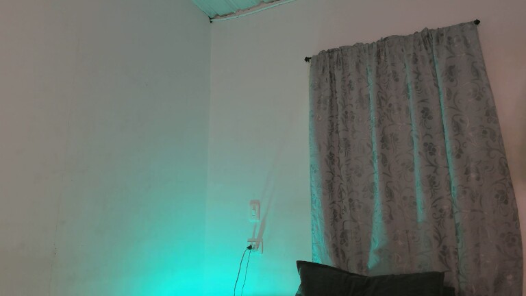 LlilyEvans's Streamate show and profile