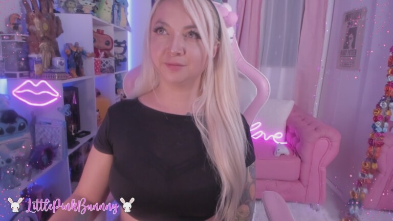 LittlePinkBunnny's Streamate show and profile