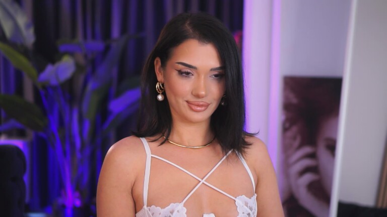 NaughtyyChloe's Streamate show and profile