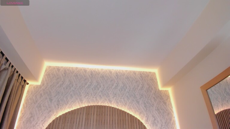 Annhya's Streamate show and profile