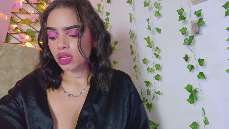 Lara_Gil21's Streamate show and profile