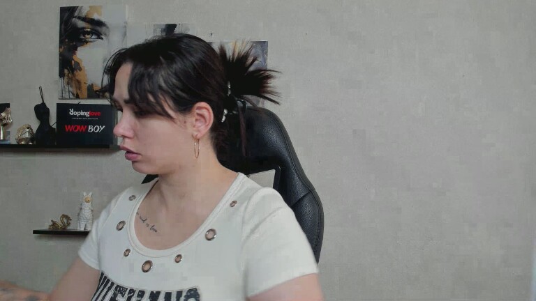 GlamNova's Streamate show and profile