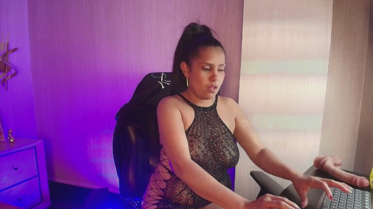 Barbbarasweett's Streamate show and profile