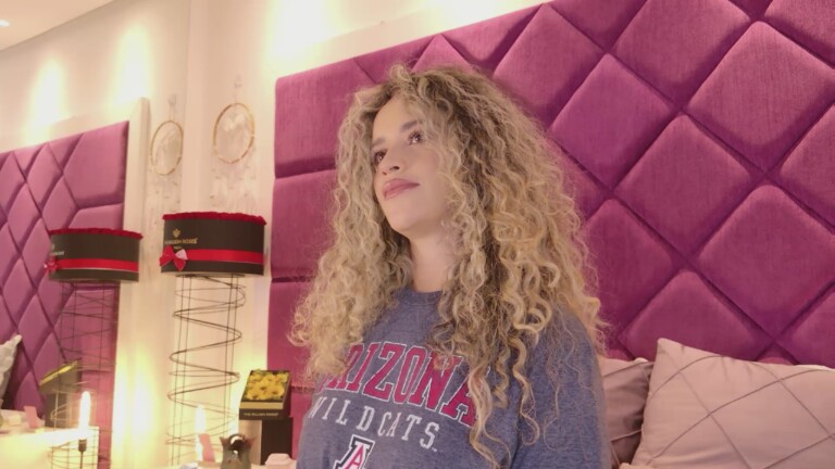 AleCollins's Streamate show and profile