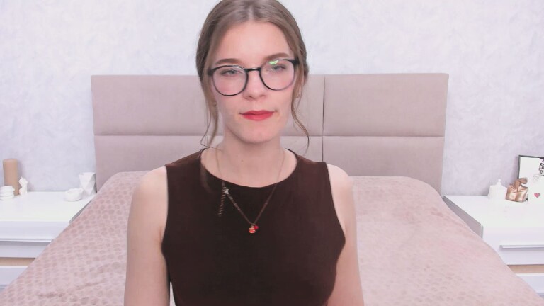 MYasmina's Streamate show and profile