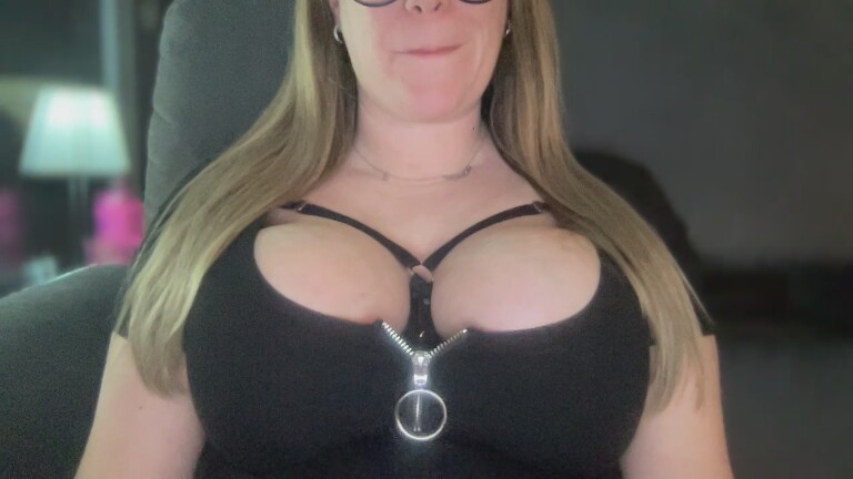 TittieTia19's Streamate show and profile