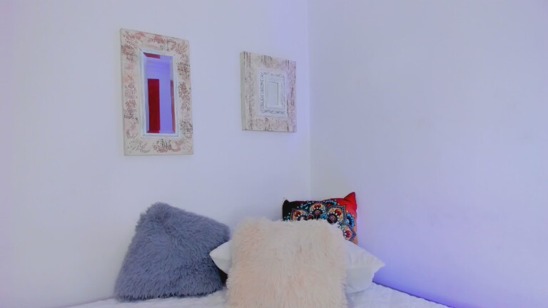 AriahDoll's Streamate show and profile