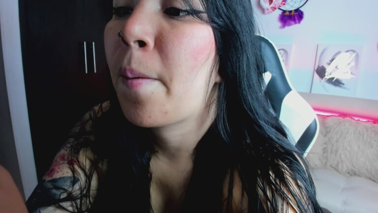 AilynRed's Streamate show and profile