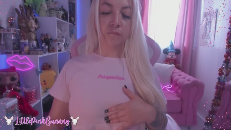 LittlePinkBunnny's Streamate show and profile