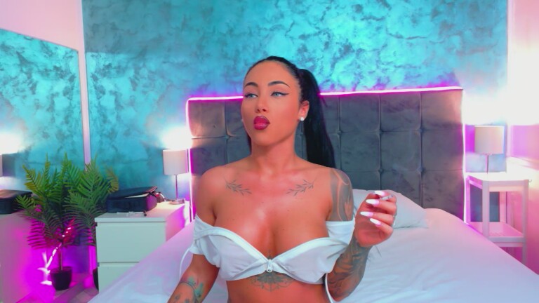 Hazzell's Streamate show and profile