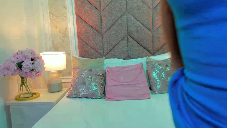 ScarletShinee's Streamate show and profile