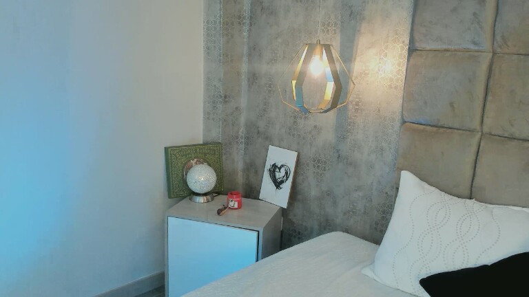 Ginebra_Belucci's Streamate show and profile