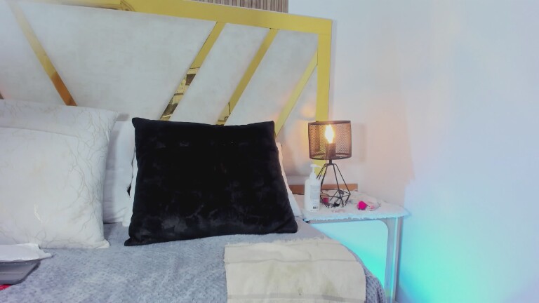 Luna_Mature's Streamate show and profile