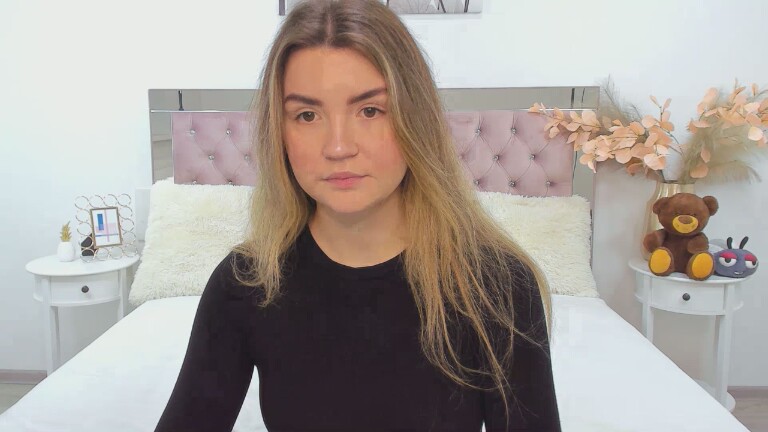 Reneswee's Streamate show and profile