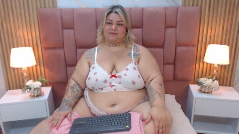 Evaverse's Streamate show and profile