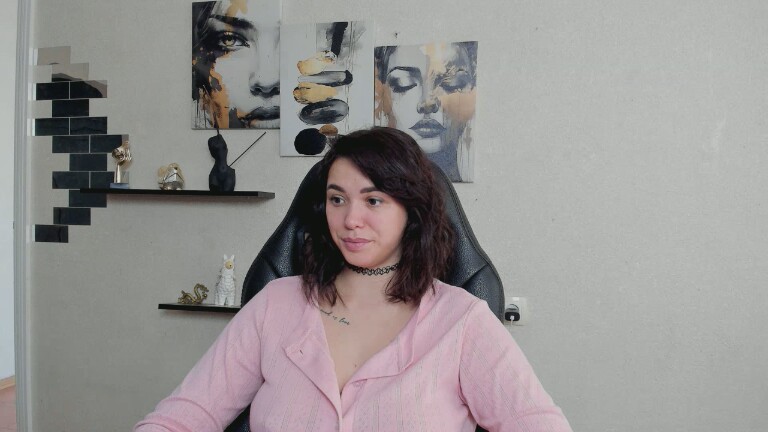 GlamNova's Streamate show and profile