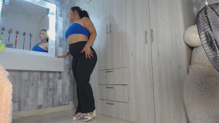 Violethrousse's Streamate show and profile