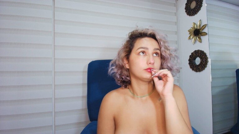 FloraSaenzX's Streamate show and profile