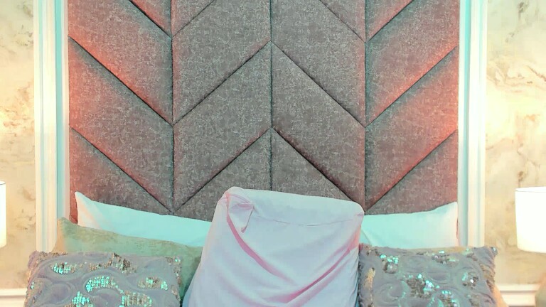 ScarletShinee's Streamate show and profile