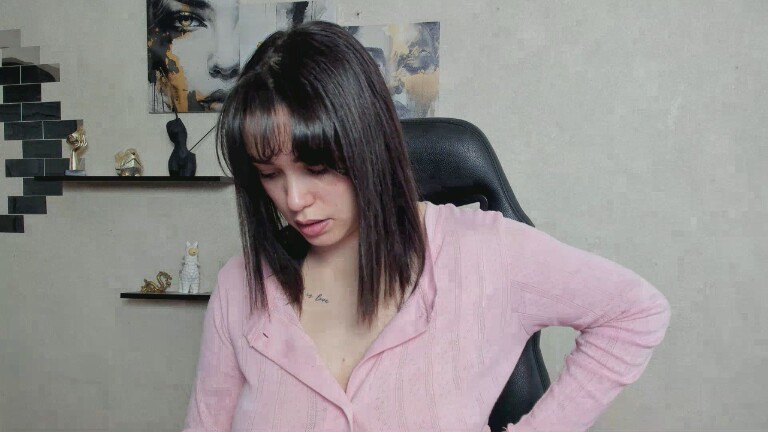 GlamNova's Streamate show and profile