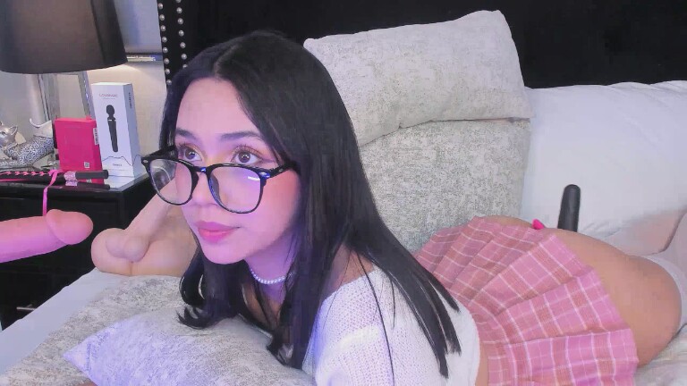 EmilyBlack69's Streamate show and profile