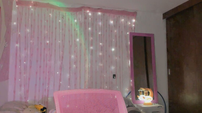 NiniBambi422's Streamate show and profile