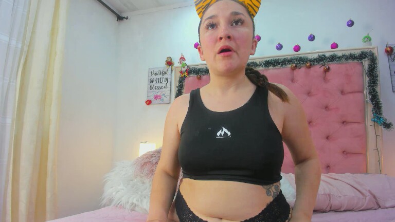 MaddyStonne's Streamate show and profile