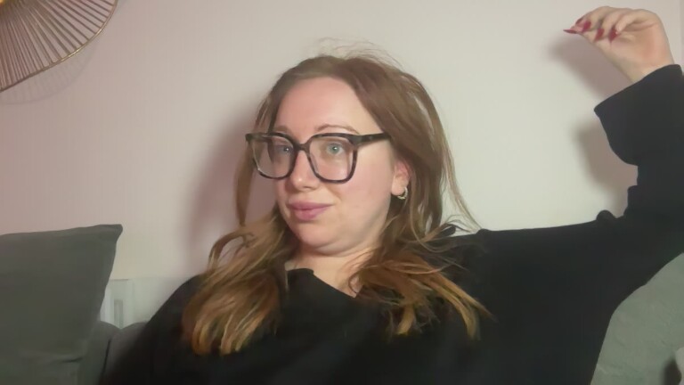 Arielsweetiee's Streamate show and profile