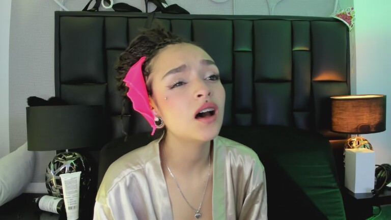 MarietteJones's Streamate show and profile