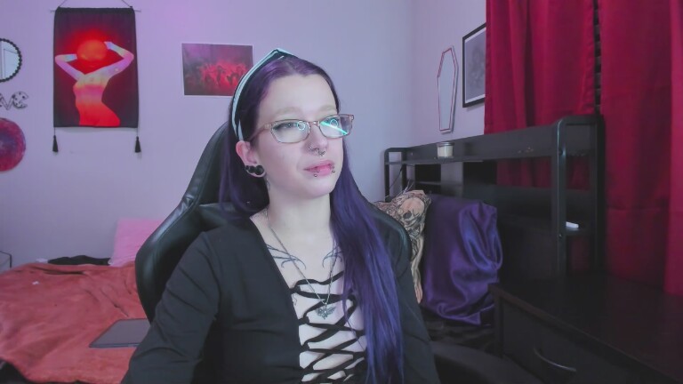 NikkiVill's Streamate show and profile