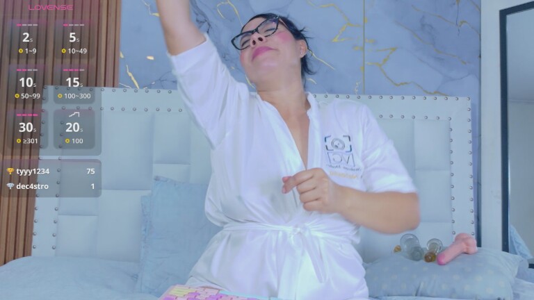 Hotlatinateacher's Streamate show and profile