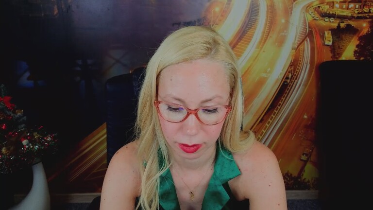 SofiaChastain's Streamate show and profile