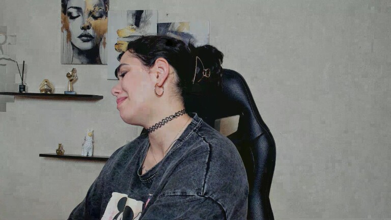 GlamNova's Streamate show and profile