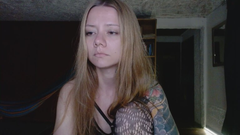 VicktoriaLou's Streamate show and profile