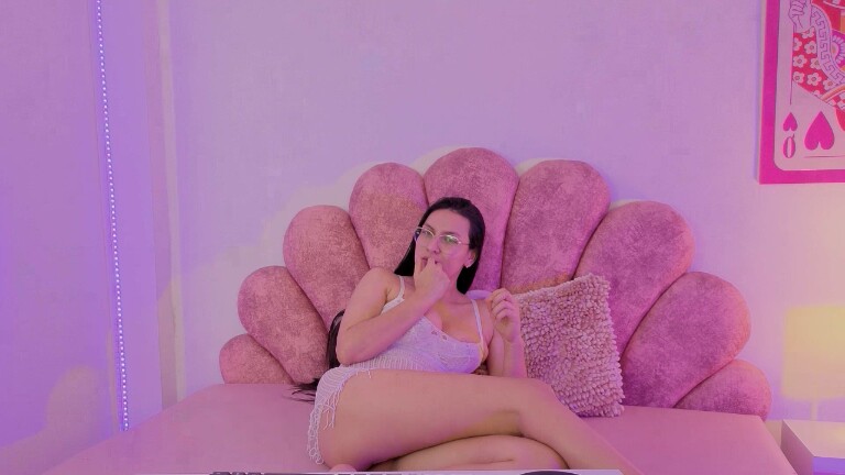 Adhara_gil19's Streamate show and profile