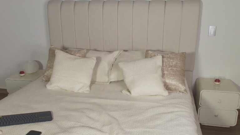 SamiLewis's Streamate show and profile