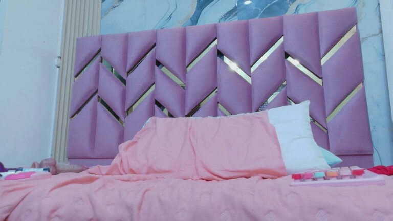 CHANNEL019's Streamate show and profile