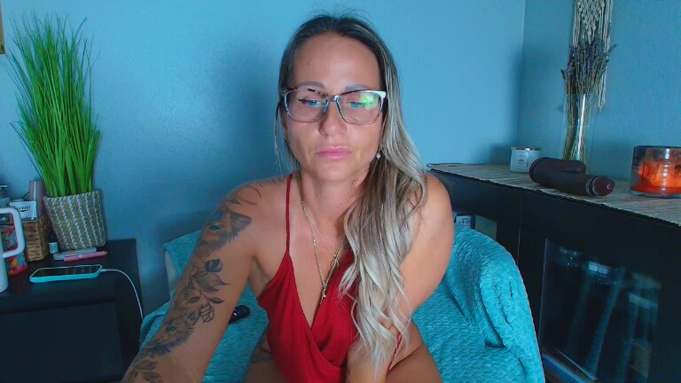 MayaMerciXoxo's Streamate show and profile