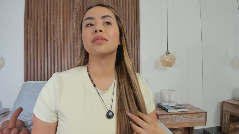 MaraMoore's Streamate show and profile