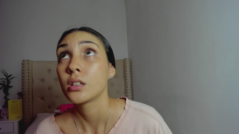 SoyLili's Streamate show and profile