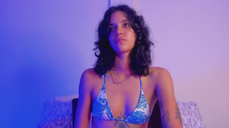 PrettyBlaze's Streamate show and profile