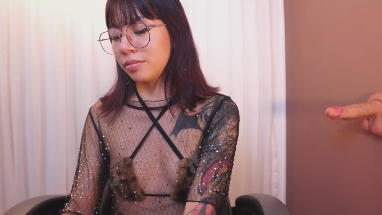 ZaraMiiuw's Streamate show and profile